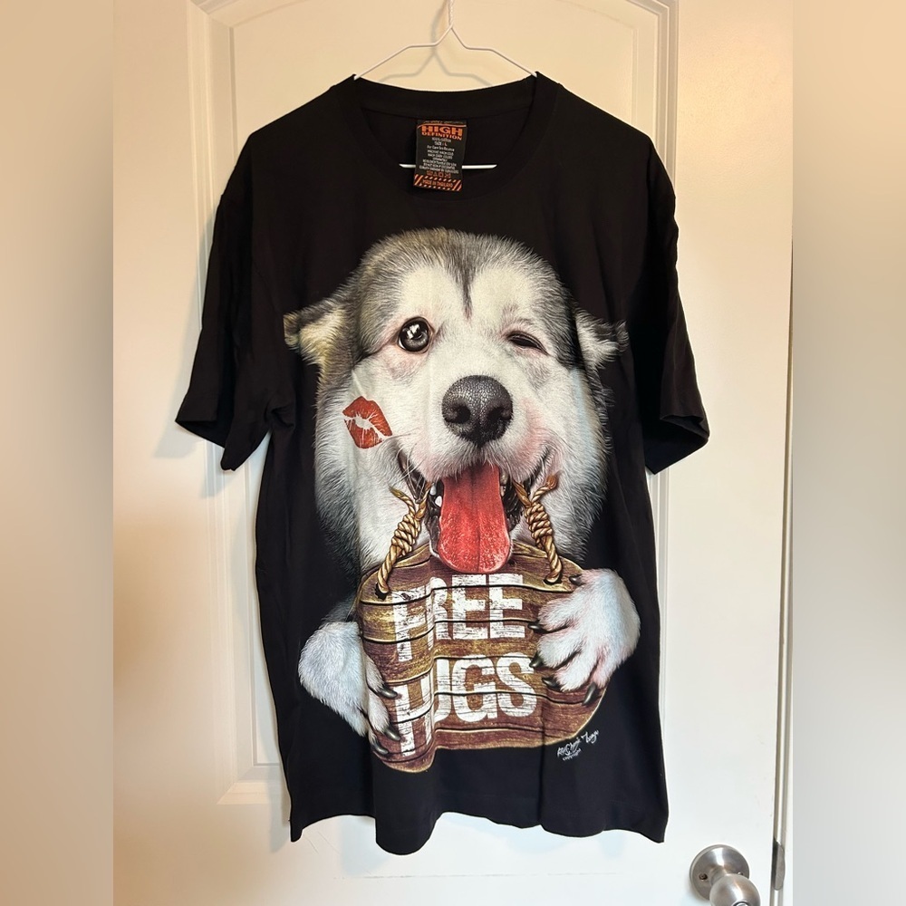 Black “free hugs” Husky Graphic Tee